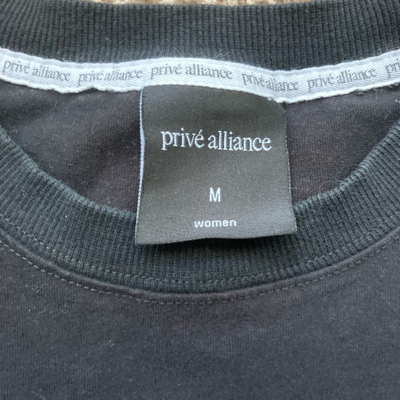 Prive Alliance Black T Shirt Womens size Medium - Picture 5 of 6